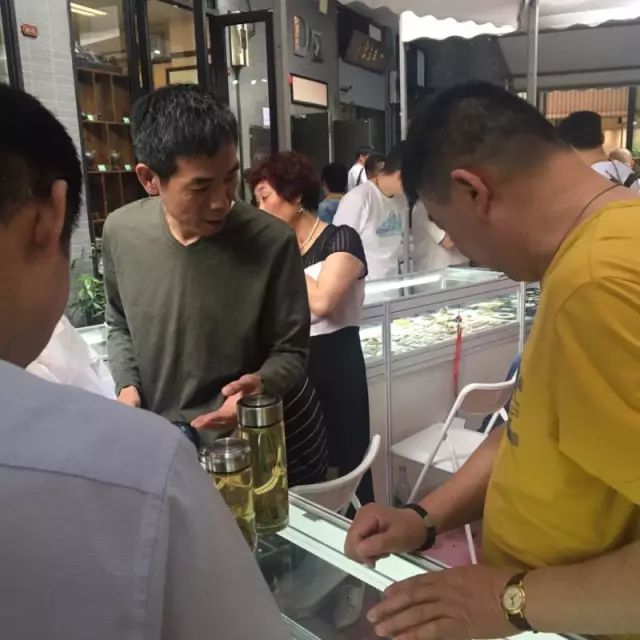 http://7xo6kd.com1.z0.glb.clouddn.com/upload-ueditor-image-20170713-1499928941175024966.jpg 图片